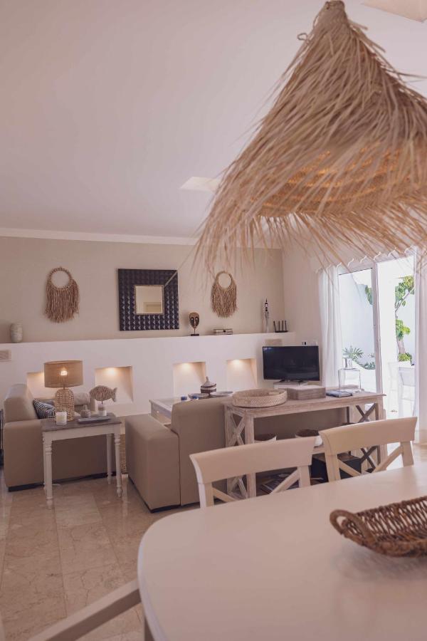 Villa Tiguaro Lujo Piscina Climatizada Jacuzzi AC WIFI Bahiazul Villa 912 Corralejo Esterno foto